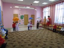 танец с зонтиками