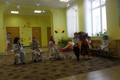 Танец "Бабушки-старушки"